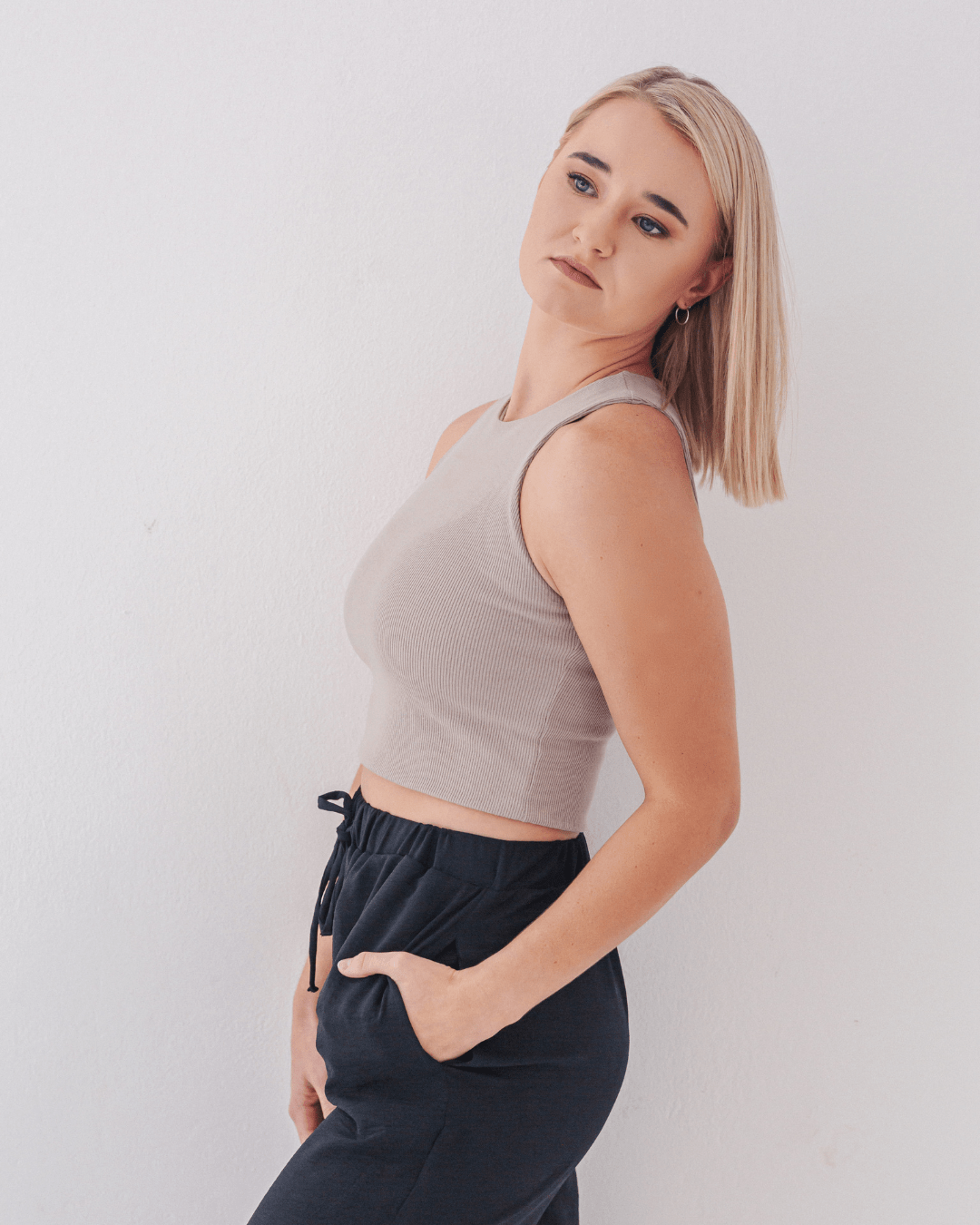 ava crop top